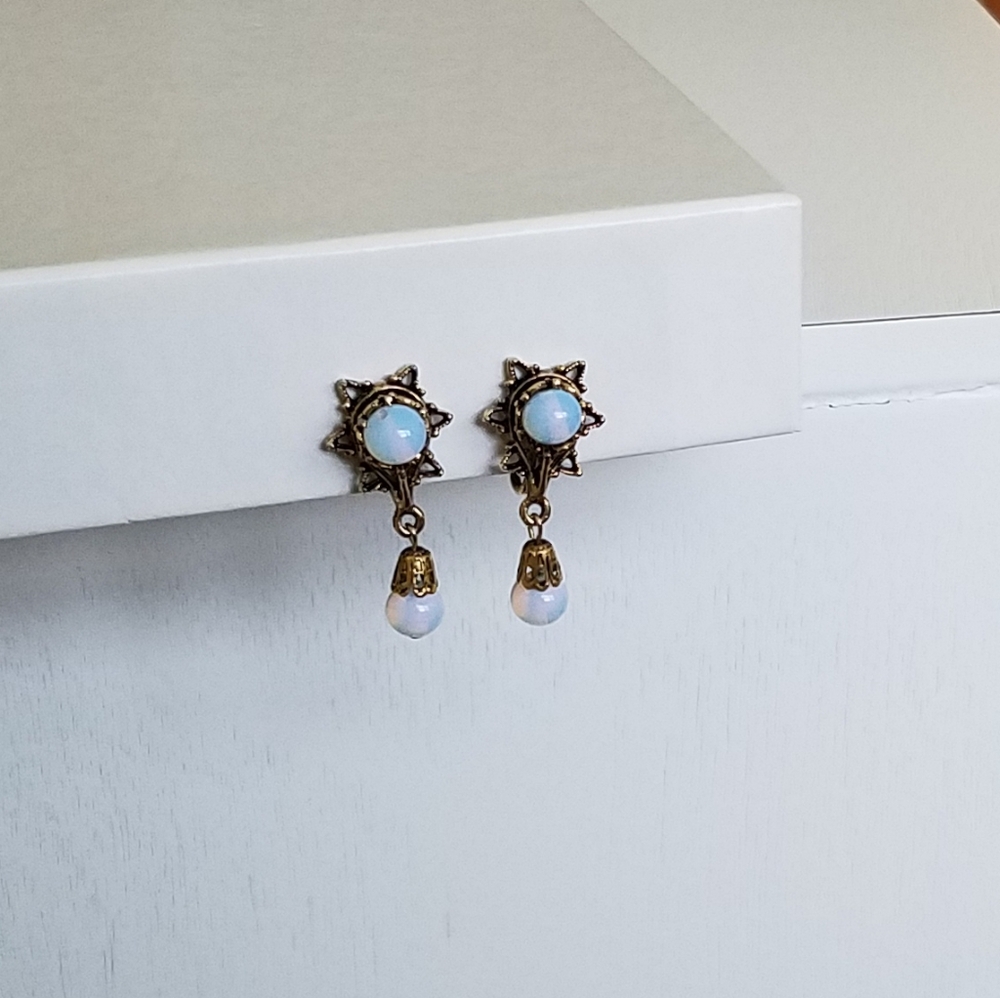 Vintage Opal color Clip Earrings